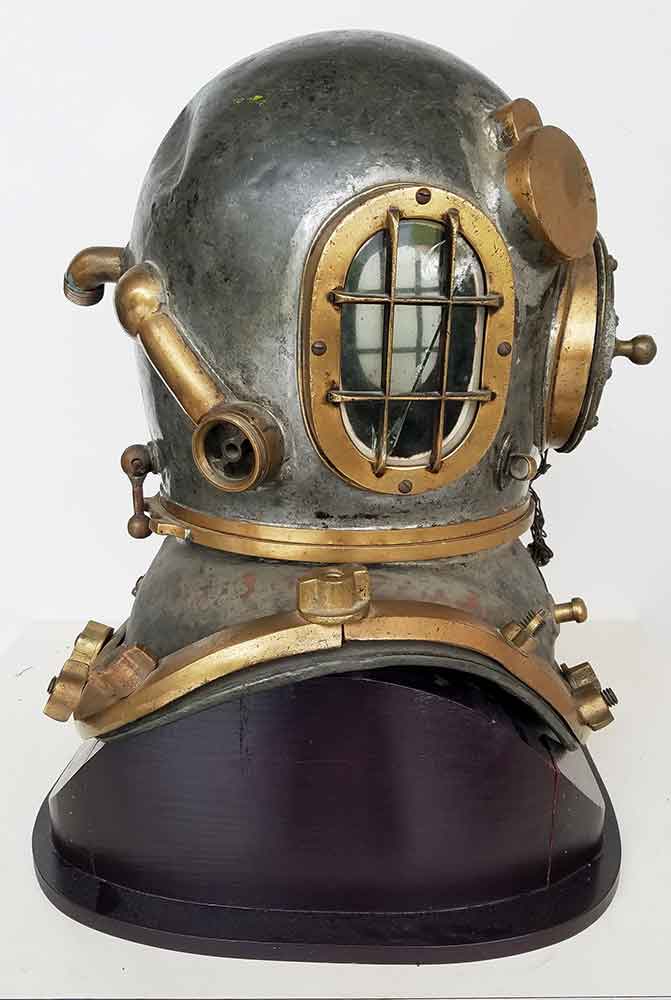 Right side view of Morse Commercial helmet image